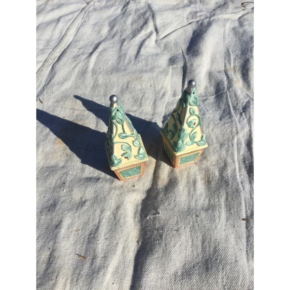 Pfaltzgraff salt and pepper‎ shakers 5” 5 in topiary green cream garden Ivy